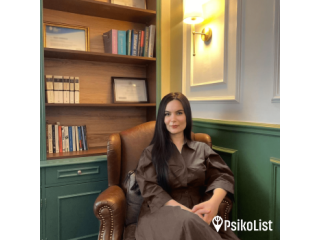 Uzman Klinik Psikolog / Aile Danışmanı ve Çift Terapisti Esra Sayın